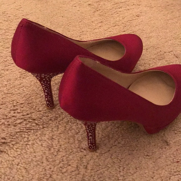 Shoes - Picture 4 of 6